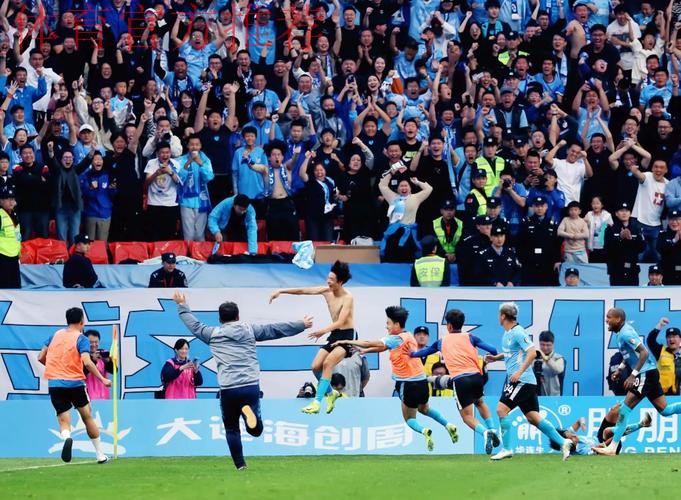 大连召开足球发展座谈会 冀为中国足球献更大力量