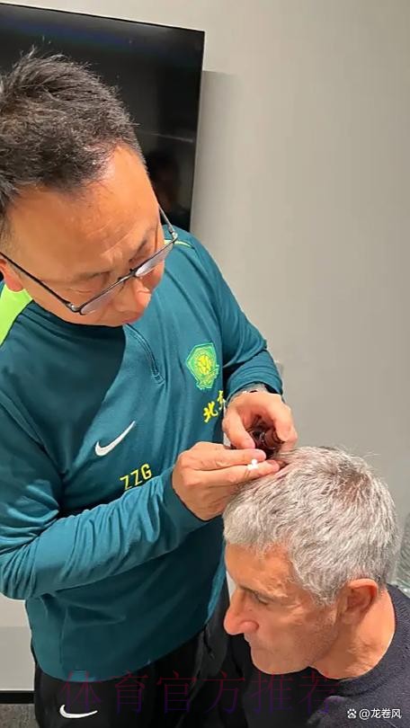 记者:安帅希望启用迪亚斯 米兰冬窗后才会和皇马商谈